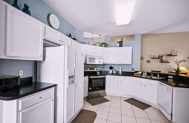 Welcome to Tupelo Villa!nnGREAT PRICE! GREAT LOCATION!