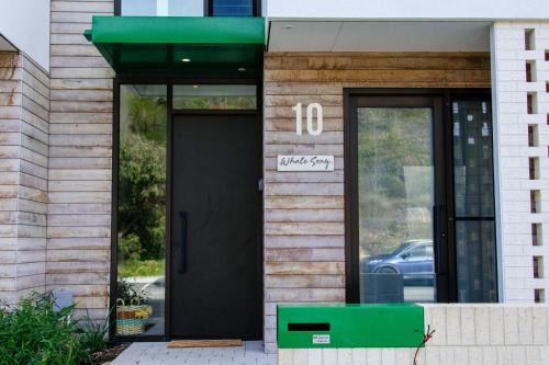 Welcome to Whale Song