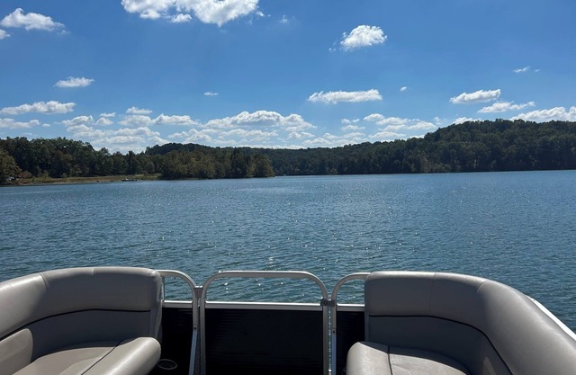 Welcome to your weekend getaway at Nolin River lake!