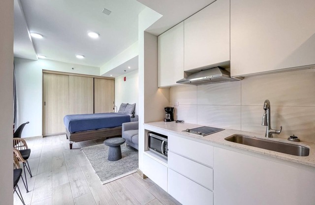 Well Equipped Studio in Roatan's Tallest Tower