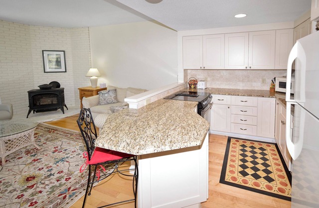 West Cove Condo in Eastman