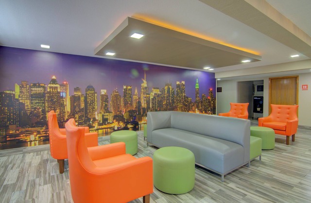 Westbridge Inn & Suites