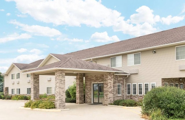 Western Inn & Suites