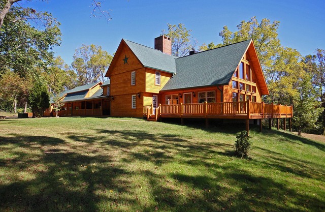 Western Lodge - Huge, w/Heated Pool, Hocking Hills
