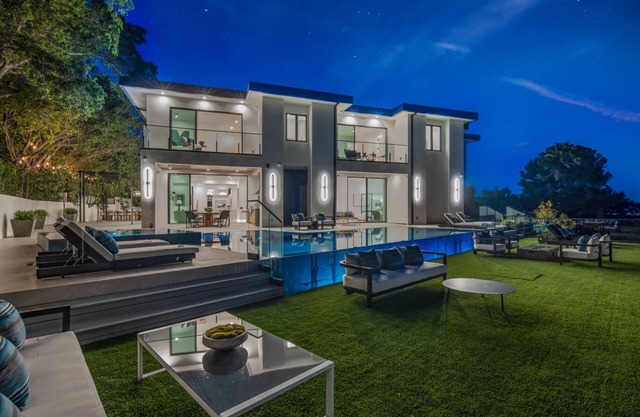 Westfall - Unparalleled Modern Luxury Estate with Infinity Pool & Spa