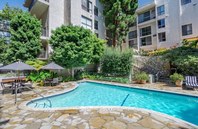 Westwood UCLA 2BR/1BA Cozy Condo w Amenities