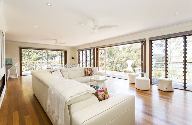 Whale Beach Modern 4 bedroom, 4 bath secluded home, ocean views in bush setting.