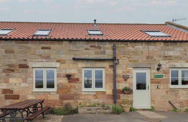WHALEBONE COTTAGE AT BROADINGS FARM, pet friendly in Whitby