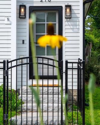 Whalers Rest 2BR Historic Flat in Stonington Borough Near Mystic Seaport