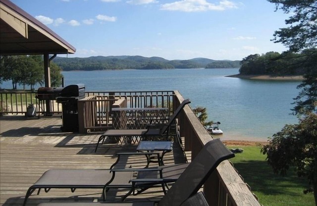 What a view of Lake Cherokee