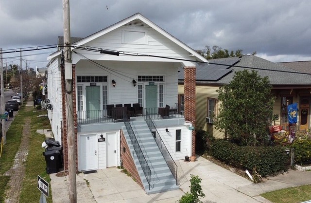 Where Y'AT Uptown Shotgun Steps away from Magazine St