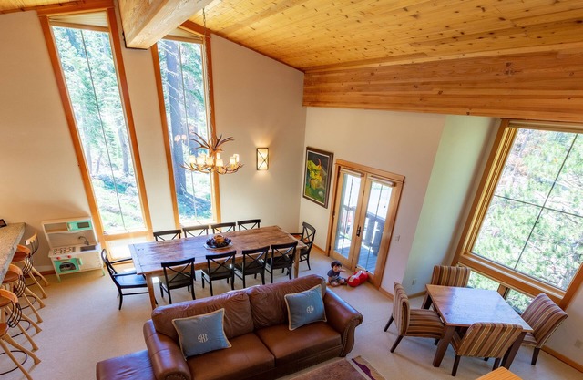 Whiskey Slide 4 Bedroom with Expansive View of Kirkwood