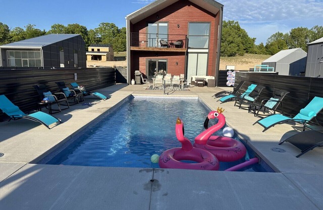 Whispering Dune Retreat - POOL OPEN TILL OCT
