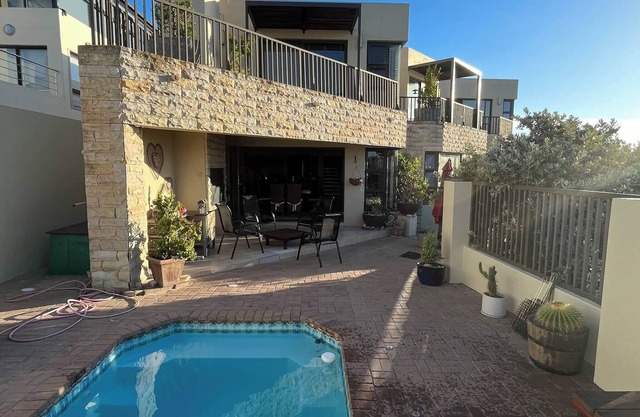 Whispering Waves - Serene Langebaan Getaway with Breathtaking Views