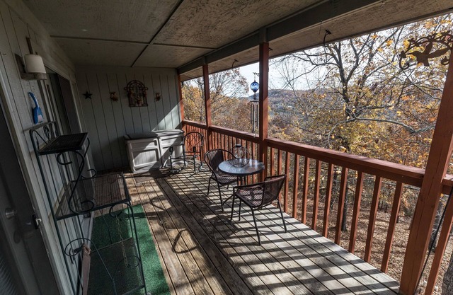 Whistle’s Echo | Sweeping Ozark Views, 5 Mins to SDC