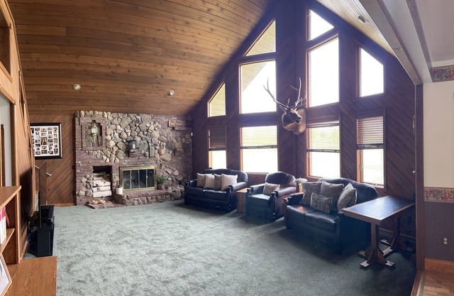 White Birch Getaway is a perfect place to gather with family and friends!