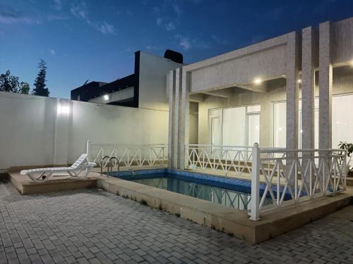 White House - Stylish Villa with Pool
