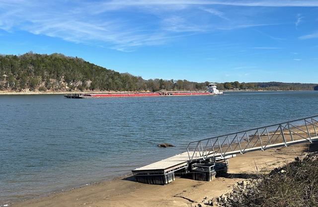 White Oak Landing RV, Charming river side gated RV park Near historic Clifton TN