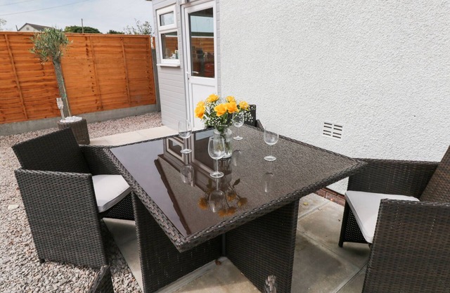 WHITE STONES, pet friendly, country holiday cottage in Roose