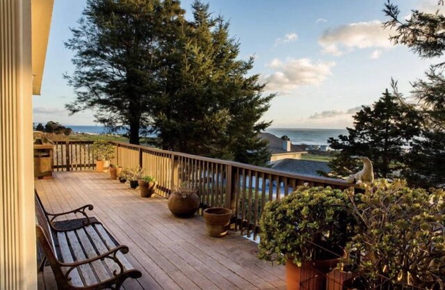 Whitewater Ocean Views, Walk to Beaches, Family Friendly