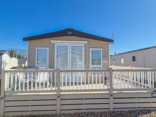 Whitstable Beaumont - Sleeps 6, 588 ft