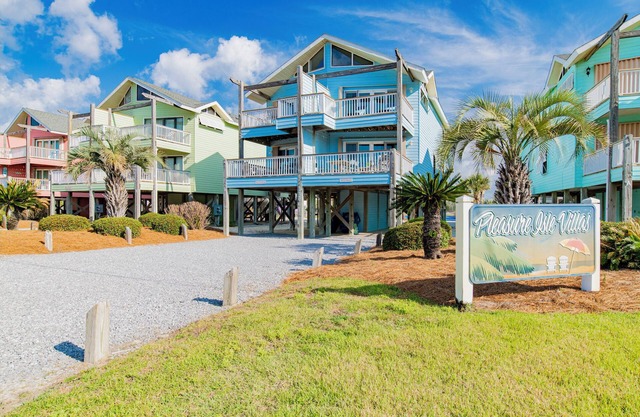 *Whole Duplex in Gulf Shores* Sleeps 16*Community Pool*