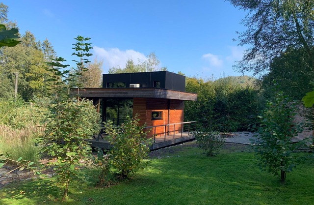 Wild Cube, unusual/ecological accommodation with Nordic bath close to Durbuy
