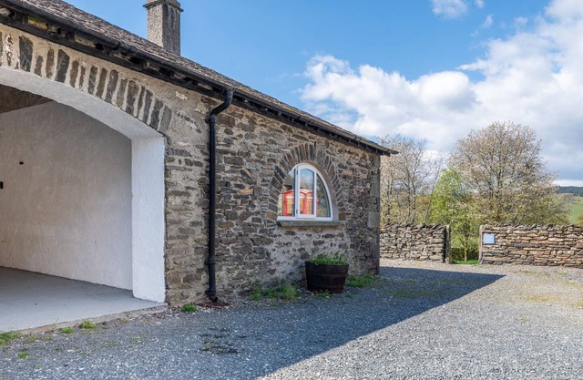 Windermere - sleeps 4 guests in 2 bedrooms