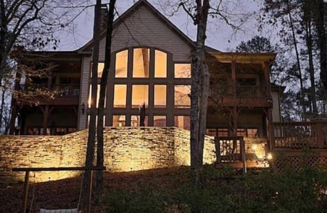 Windows on Wedowee: Lakefront Luxury Private 4 BR/3.5 BA House w/2-Level Dock