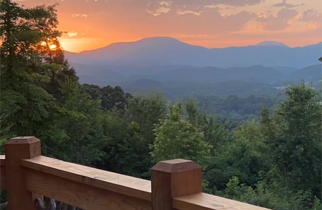 Windrock Cabin On The Hill