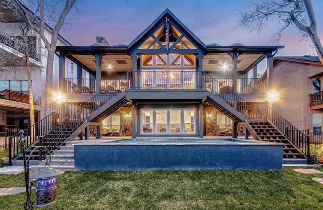 Windswept · Lakefront Sunsets - Pool & Spa at Happy Place