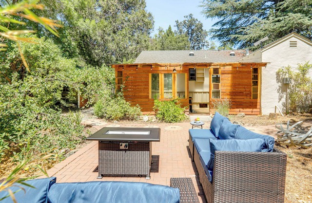 Wine Country Cottage in Historic Fiddletown!