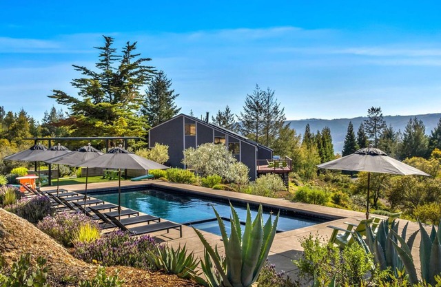Wine Country Retreat between Sonoma & Napa Valleys
