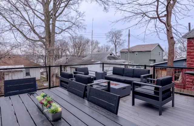 Winona Lake Cottage w/Deck