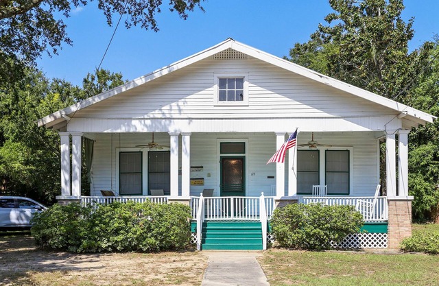 Winter Special! Rent January or February @ 2500.00 per month. Three king beds!