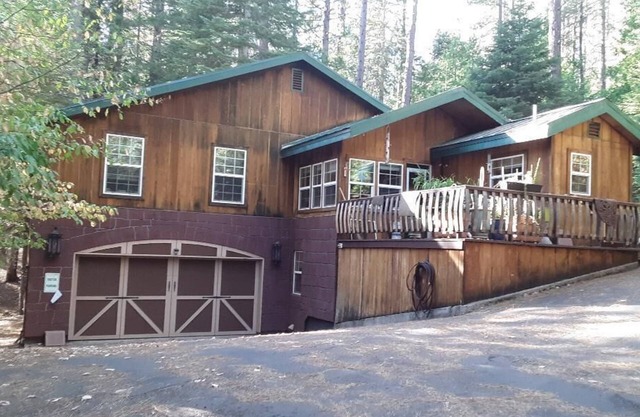 Winterfell - No Hidden Fee; Dog OK; King Bed