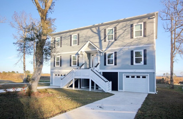 Winyah Bay House! 4 Bedroom/3.5 Bath Home with Magnificent Views