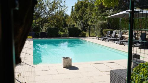 Wisteria - Piscine - Terrasse