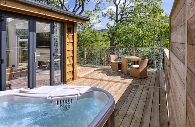 Wolds Edge Treehouse