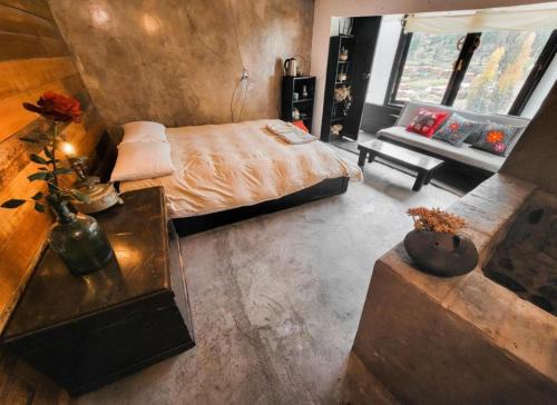 Wolf Totem Lux Backpacker Studio Loft