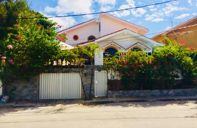 Wonderful 4 bedroom house 20 meters from the beach of Vilas do Atlântico