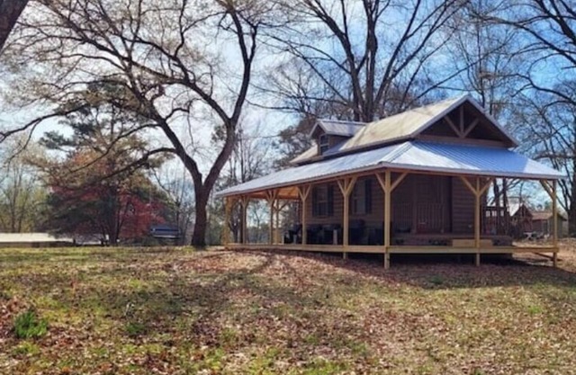 Wonderful cabin with WiFi and AC in marvelous Clarksville