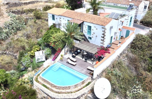 Wonderful Villa with infinity swimming pool in San