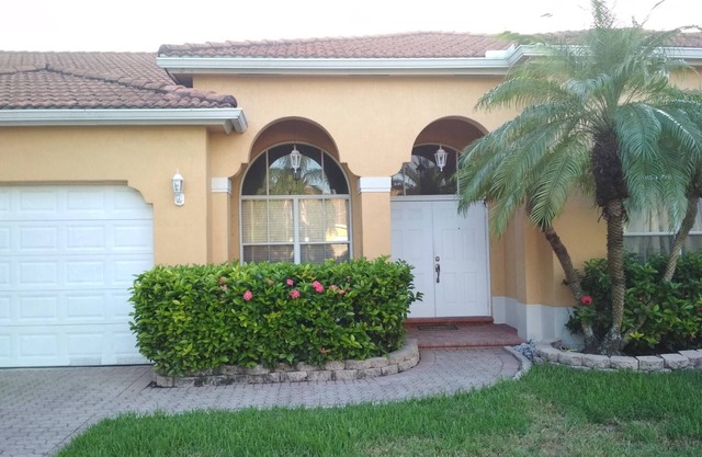 Wonderful house for your visit to Miami. Newly listed for 6 people. Superhost.