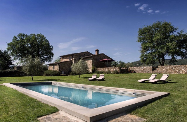Wonderful private villa for 22 guests with private pool, WIFI, A/C, TV, veranda and panoramic view