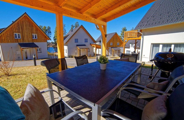 Wonderful private villa for 10 guests with WIFI, TV, terrace and parking