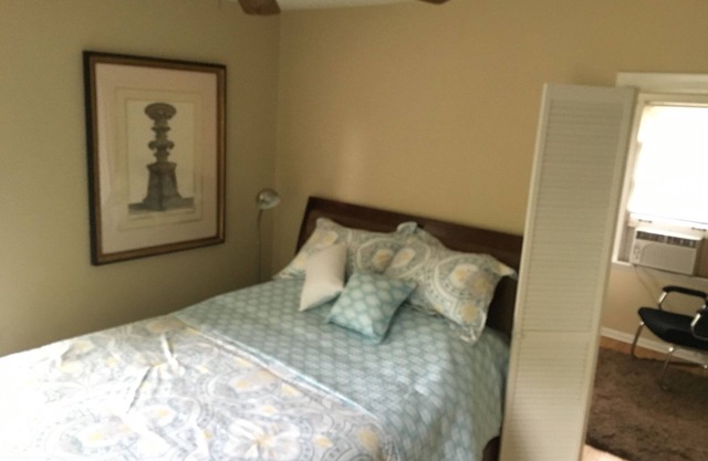 Wonderful, private 1-BR Apartment With Great Deck, Huge Yard