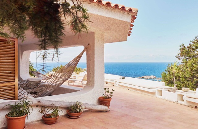Wonderful private villa for 7 guests with WIFI, TV, terrace, pets allowed and parking