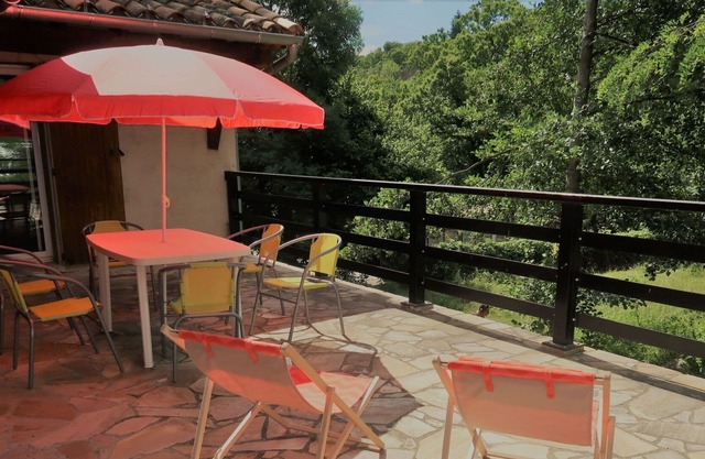 Wonderful private villa for 6 guests with A/C, TV, terrace, pets allowed and parking