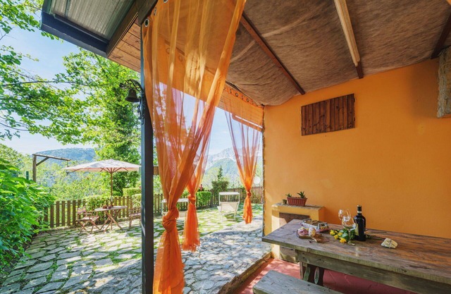 Wonderful private villa for 4 people with WIFI, TV, patio and pets allowed